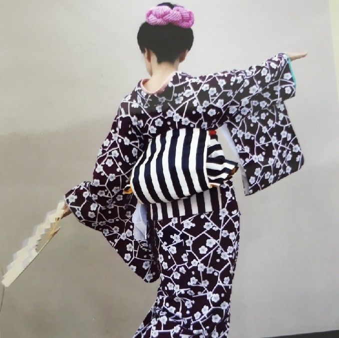 よし子(藤間乾誉)